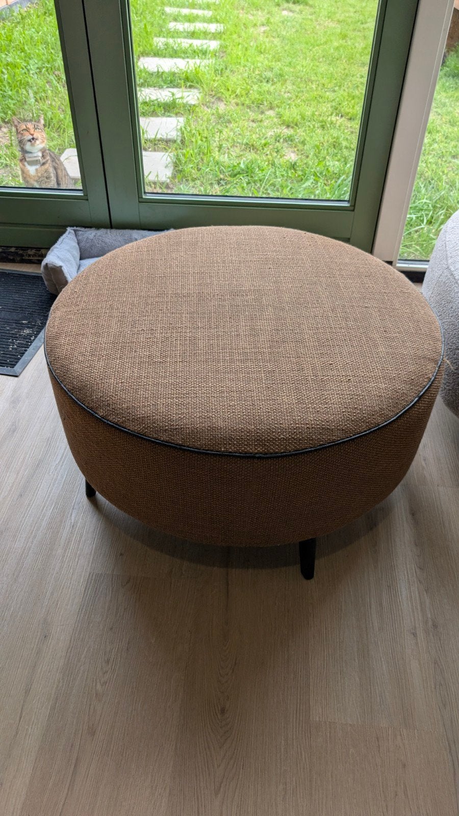 Ronde okergele poef - 90 cm - Ophalen in Almere, Ophalen, Rond, Nieuw, 75 tot 100 cm