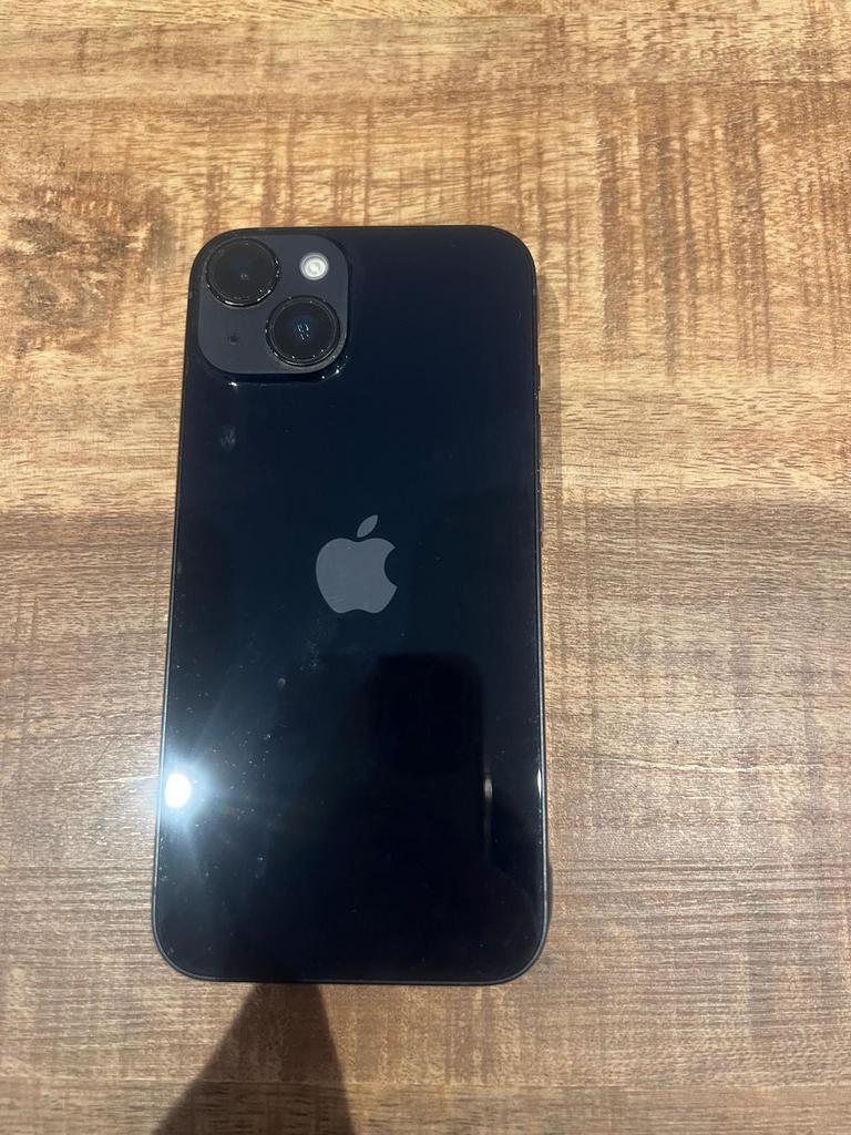 iPhone 14 met Stone Island hoesje - Zo goed als nieuw, Telecommunicatie, Mobiele telefoons | Apple iPhone, Zwart, Ophalen of Verzenden