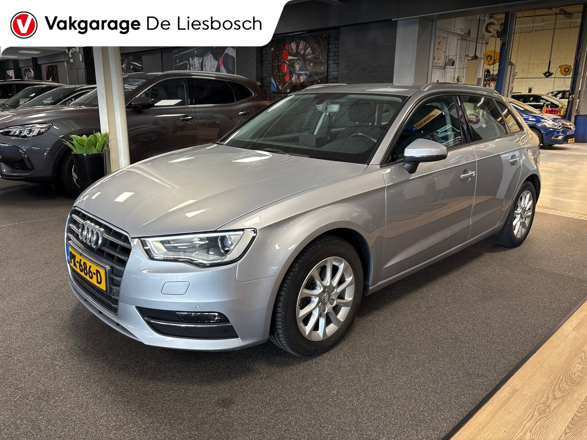 Audi A3 Sportback 1.6 TDI Ambition Pro Line S/navi/standkach, Auto's, Dealer onderhouden, Stof, Gebruikt, Euro 6