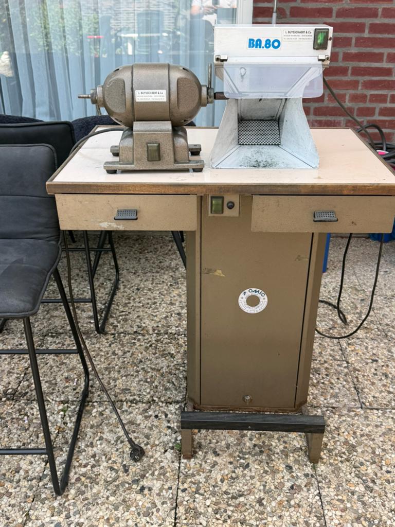 Professionele polijstmachine met afzuiging, Doe-het-zelf en Verbouw, Gereedschap | Slijpmachines, Ophalen, Gebruikt, Minder dan 700 watt