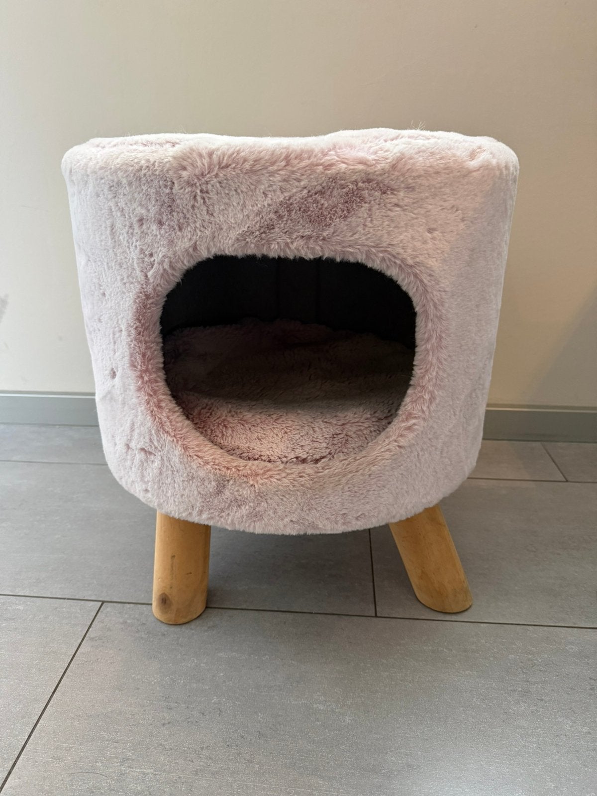 Petrebels kattenhuisje, Ophalen, Gebruikt