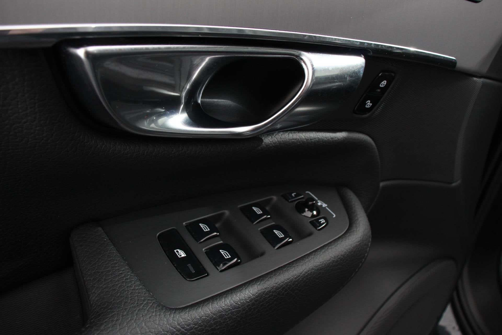 Foto 10 van Volvo XC90 2.0 T8 Recharge AWD Inscription Expression Naviga