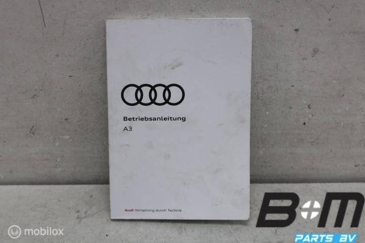 Instructieboekje Duits Audi RS3 8Y 8Y0012705AH, Auto-onderdelen, Interieur en Bekleding, Gebruikt