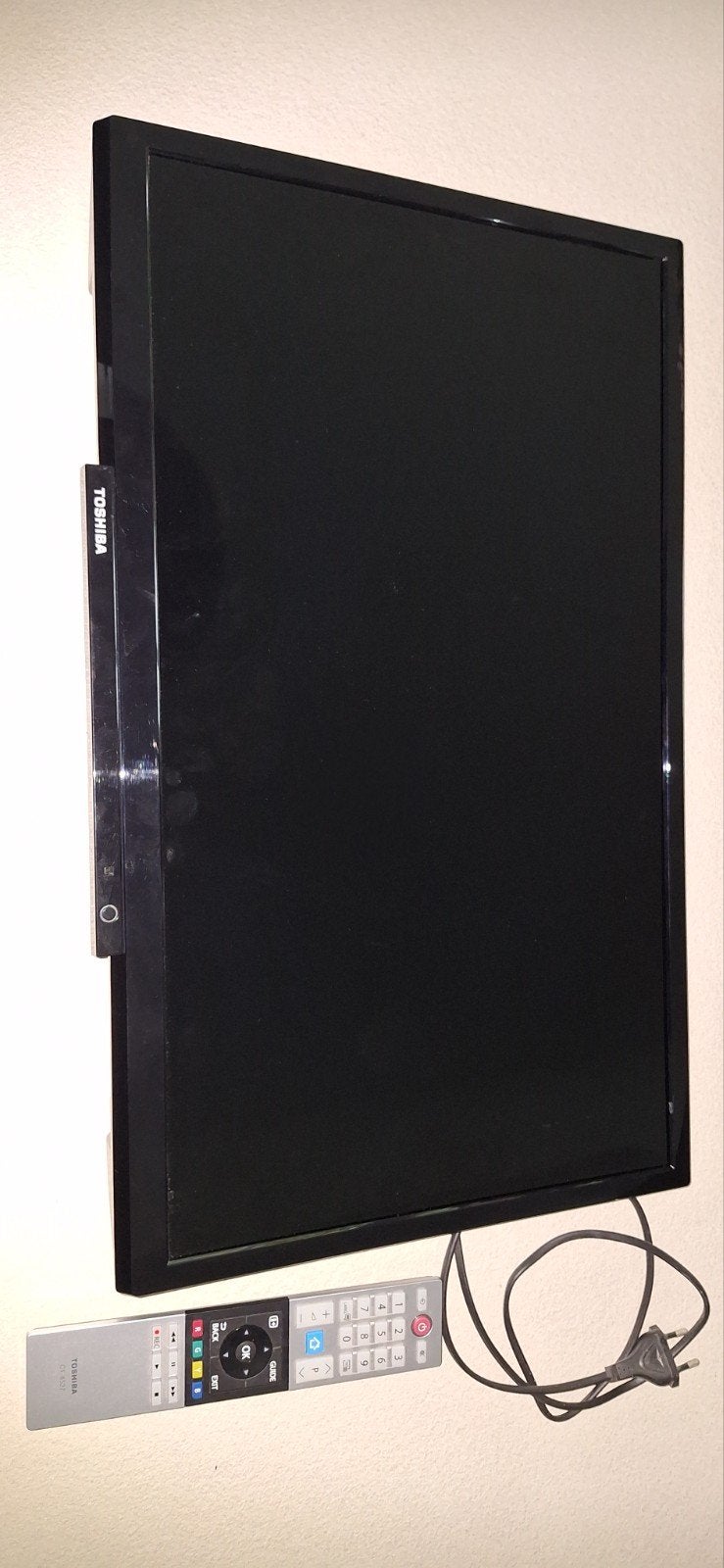 Toshiba 24 inch LCD TV met afstandsbediening, 50 Hz, LCD, Ophalen of Verzenden, 40 tot 60 cm