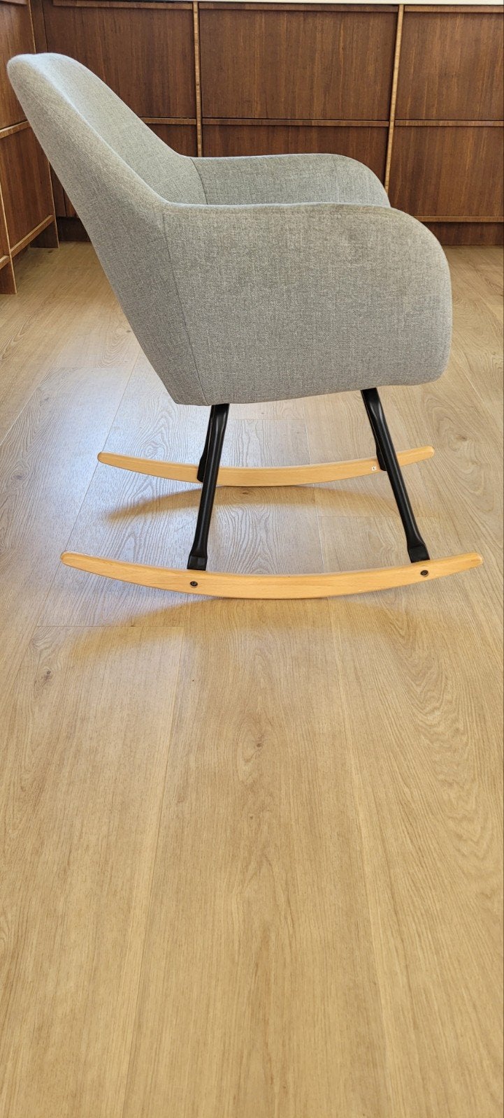 Comfortabele schommelstoel (Actona Company) - Grijs stof en, Ophalen, Gebruikt, Modern, Scandinavisch, 75 tot 100 cm