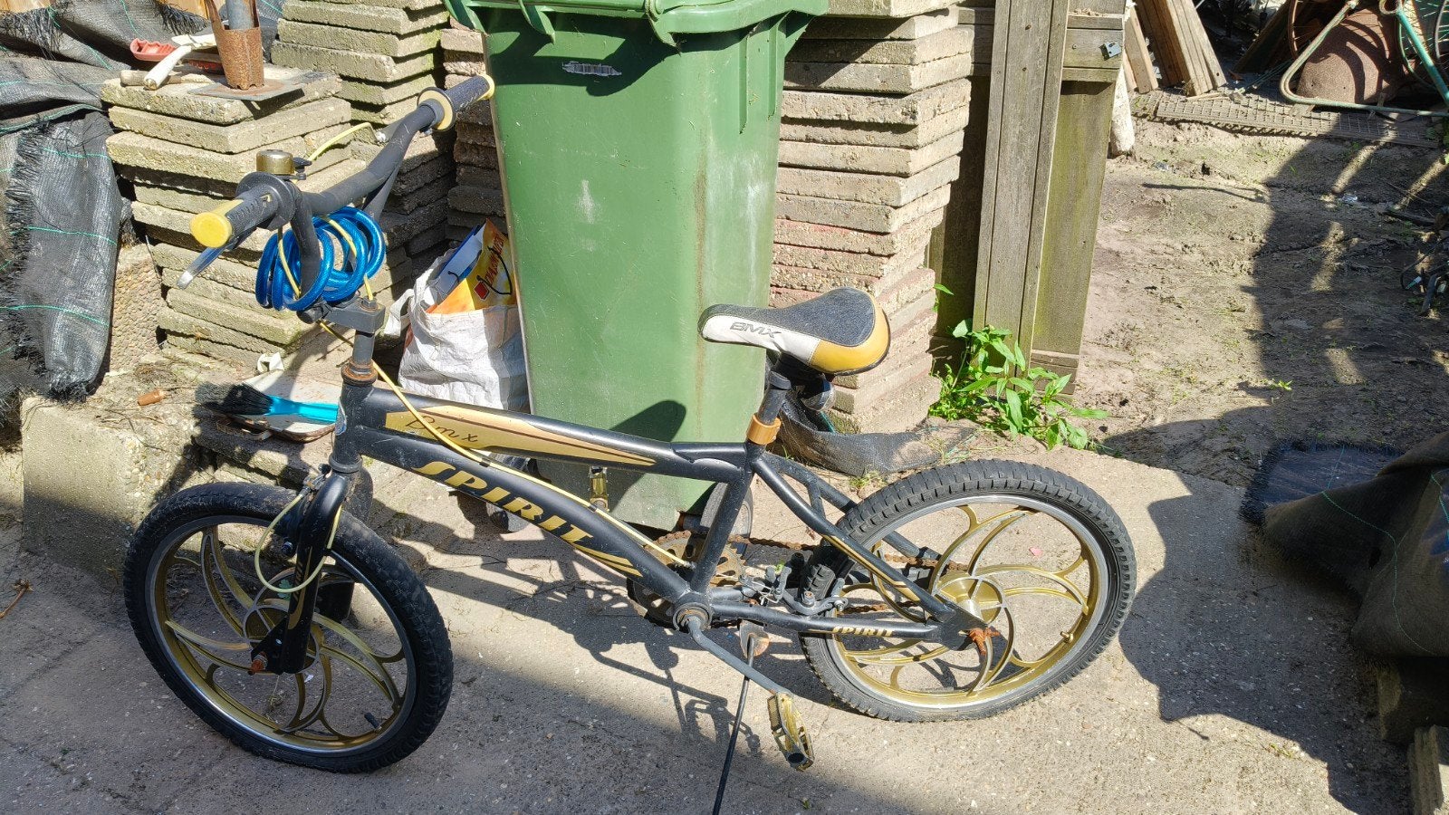 BMX Spirit met stuntcilinders - banden te repareren, Fietsen en Brommers, Fietsen | Crossfietsen en BMX, Ophalen, Gebruikt, Staal