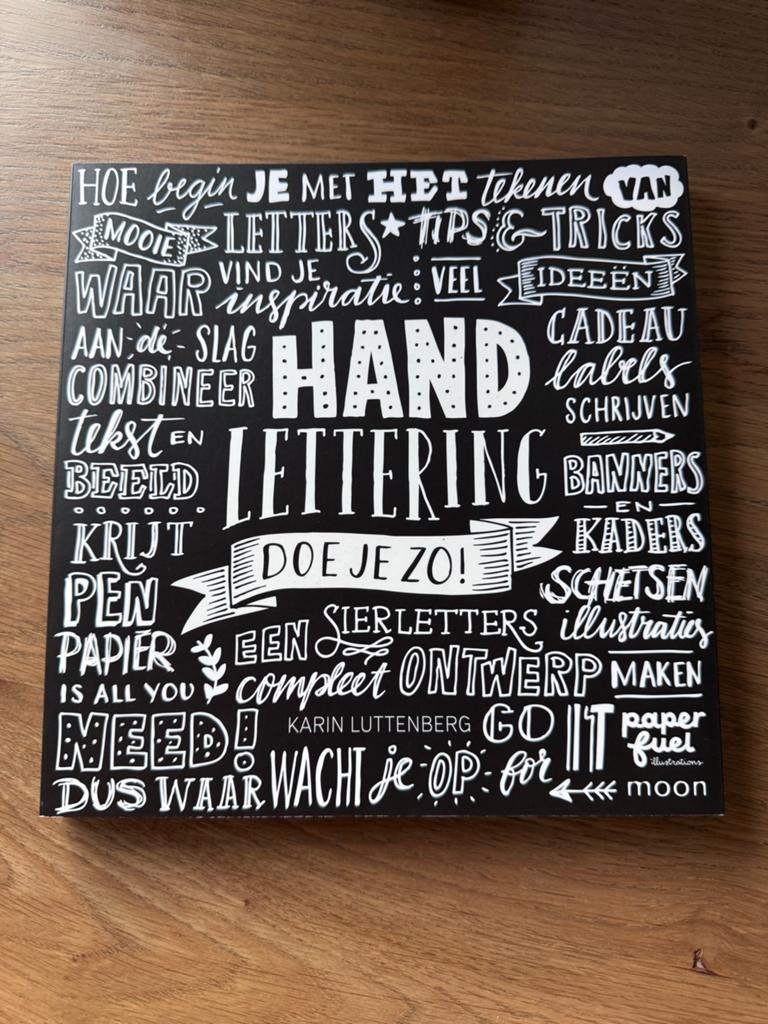 Handlettering: Tips & Tricks voor Mooie Letters, Boeken, Ophalen of Verzenden, Zo goed als nieuw, Overige onderwerpen