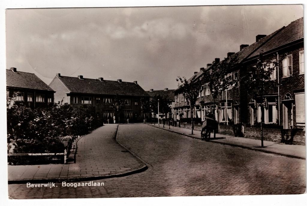 Beverwijk 1949. De Boogaardlaan (bakkersfiets)., Ophalen of Verzenden, 1940 tot 1960, Gelopen, Noord-Holland
