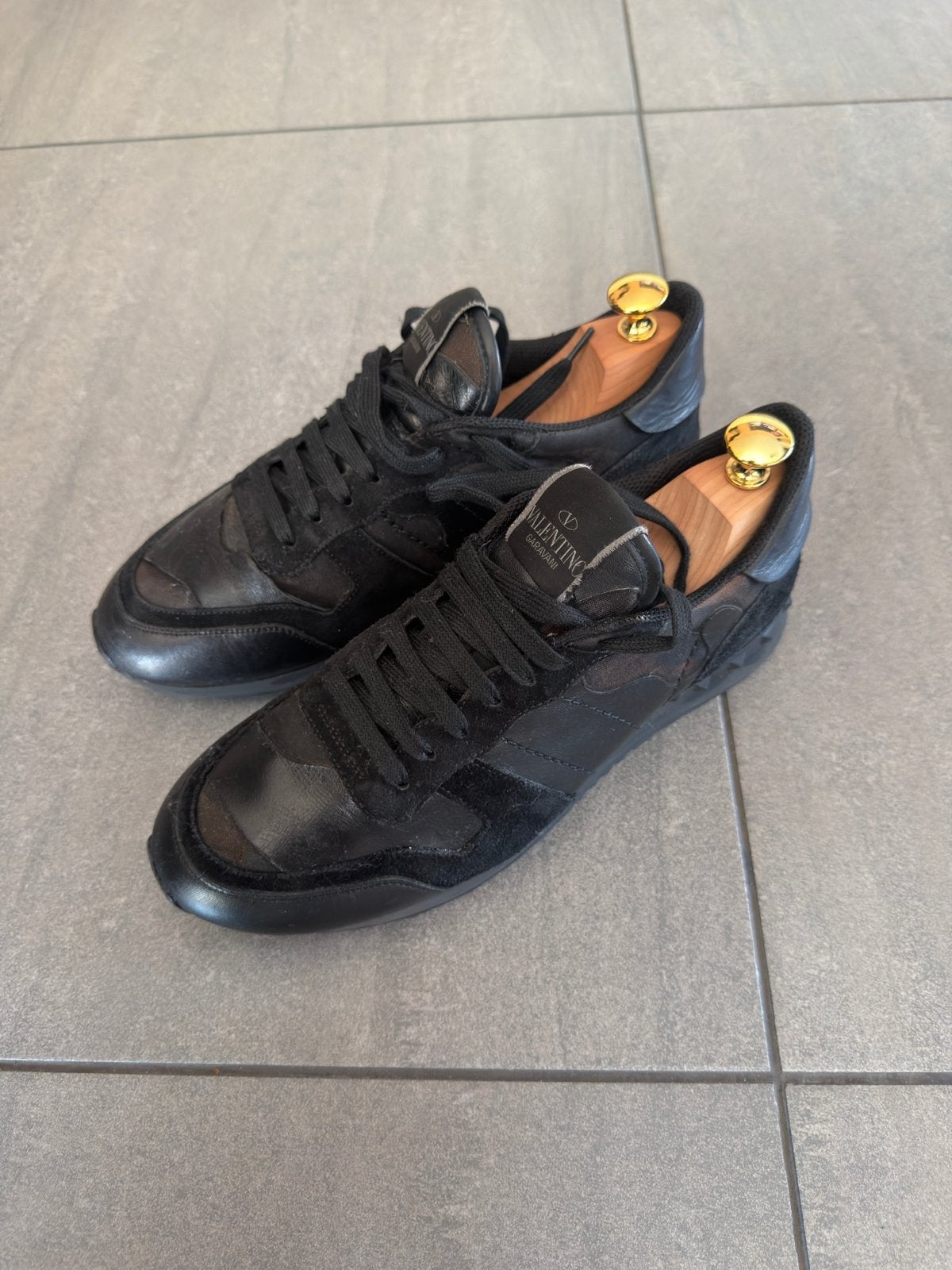Valentino Garavani Rockrunner Sneakers Zwart maat 40, Ophalen of Verzenden, Gedragen, Zwart, Sneakers of Gympen