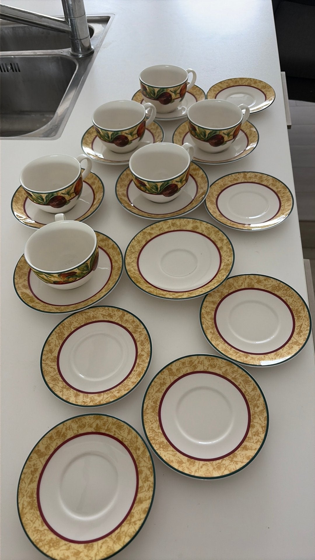Royal Doulton Everyday Augustine, Ophalen of Verzenden, Gebruikt, Porselein, Bord of Schaal