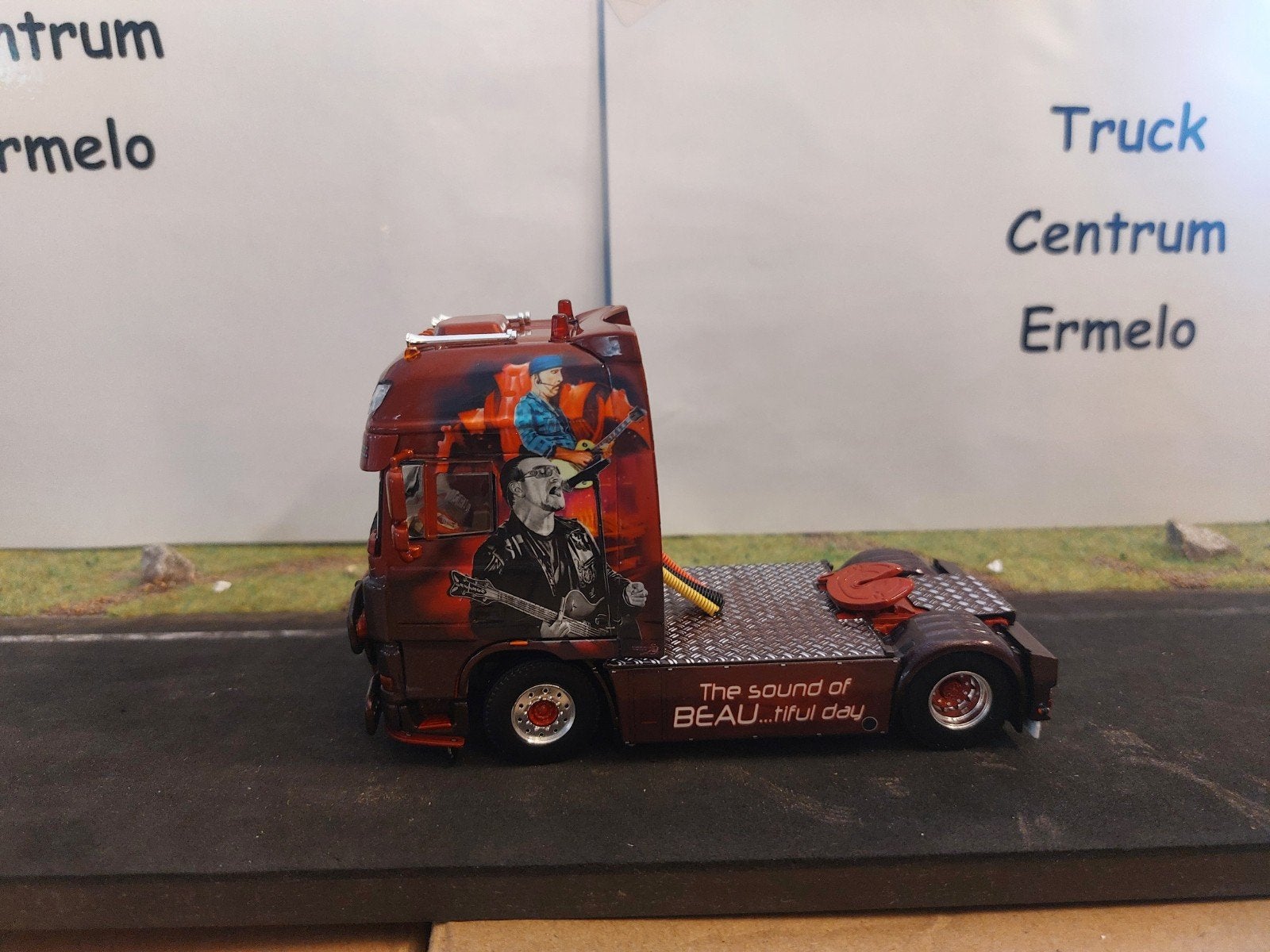 Transports Beau; DAF XF 105 SUPER SPACE CAB 4X2, Hobby en Vrije tijd, Modelauto's | 1:50, Ophalen of Verzenden, Nieuw, Bus of Vrachtwagen