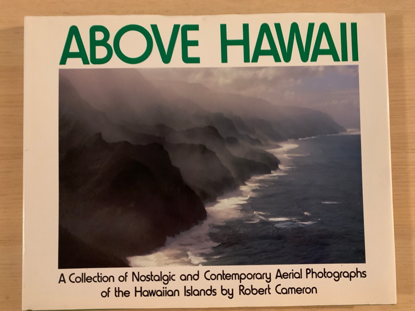 Above Hawaii: Nostalgische en moderne luchtfoto's, Boeken, Ophalen of Verzenden, Zo goed als nieuw, Fotografie algemeen