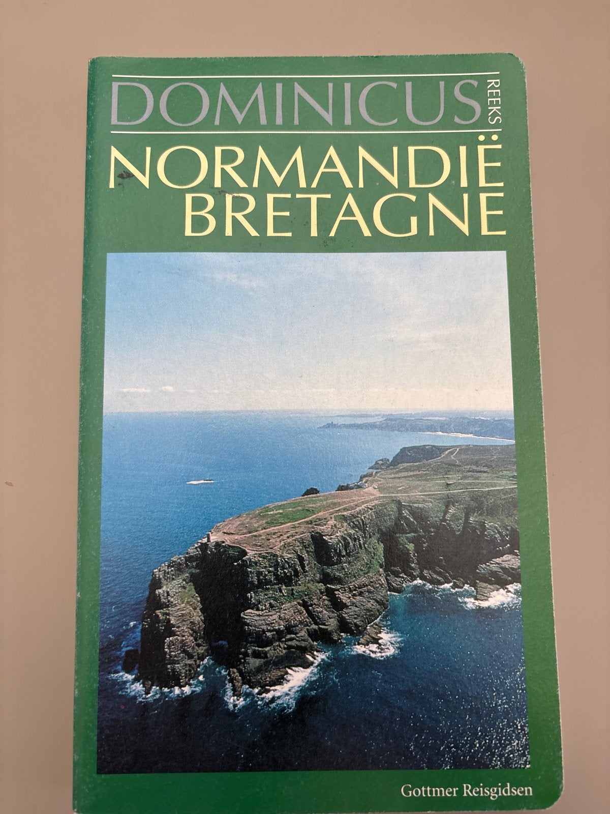 Dominicus Reeks: Normandië Bretagne Reisgids, Europa, Ophalen of Verzenden, Reisgids of -boek, Gelezen