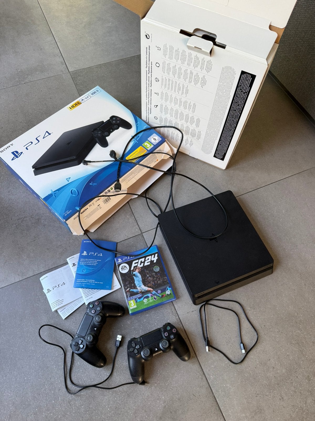 PlayStation 4 Slim, Met 2 controllers, Ophalen of Verzenden, Slim, 500 GB