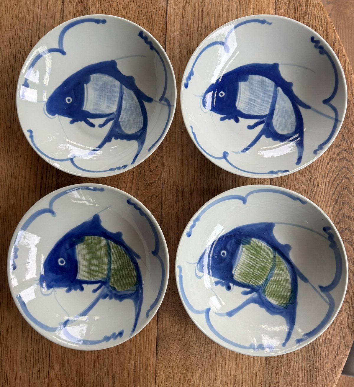 Vintage Chinees porselein - vier koi karper borden (23 cm), Ophalen of Verzenden