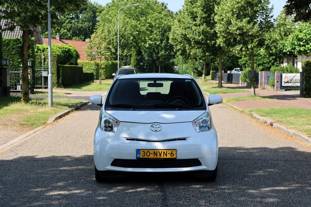 Toyota IQ 1.0 VVTi Comfort |* MET AIRCO* |, Auto's, Toyota, Gebruikt, Bedrijf, Handgeschakeld, 820 kg