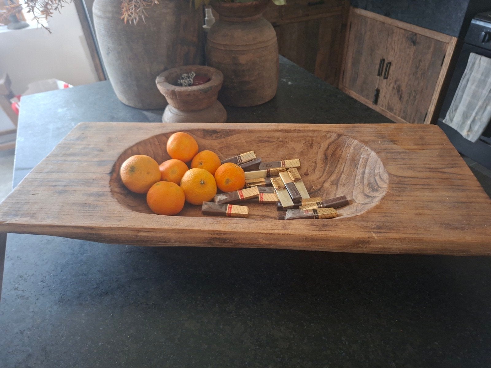 Stoere houten trog, Ophalen