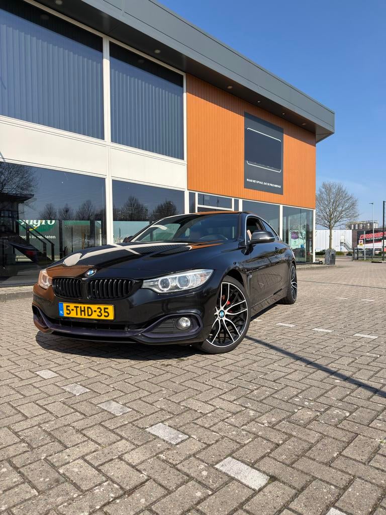 BMW 4 Serie 420i Automaat | Leer | Navi Pro | Sport |, Auto's, Achterwielaandrijving, 4 stoelen, Zwart, Origineel Nederlands