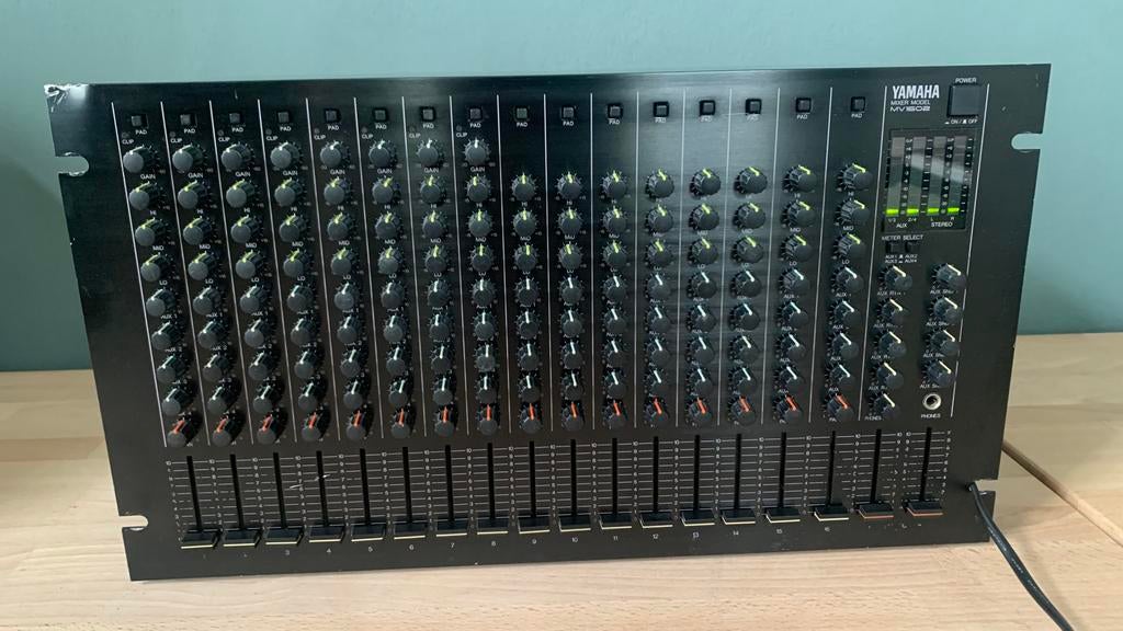 Yamaha MV1602 16 kanaals rack mixer 80’s - 1, Muziek en Instrumenten, Mengpanelen, Ophalen of Verzenden, Gebruikt, 10 tot 20 kanalen