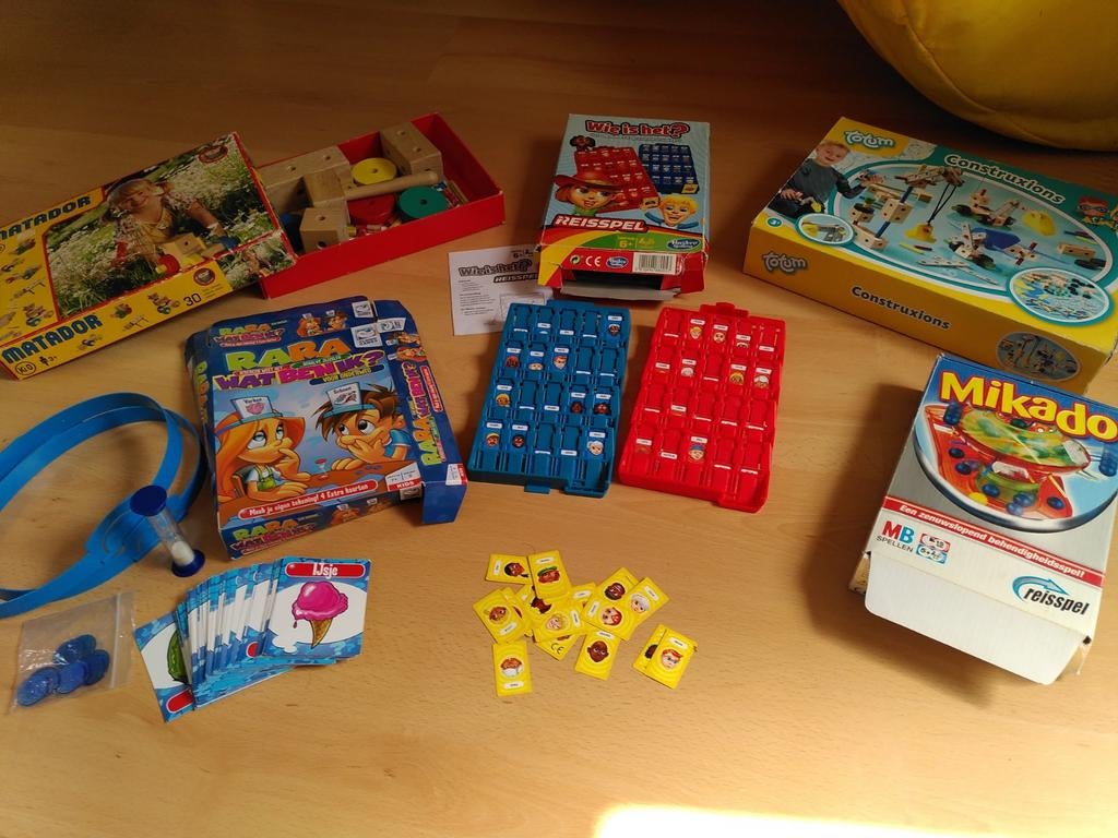 Diverse Spelletjes: Constructie, Mikado, Wie is het?, Rara, Vijf spelers of meer, Ophalen of Verzenden, Gebruikt, Reisspel