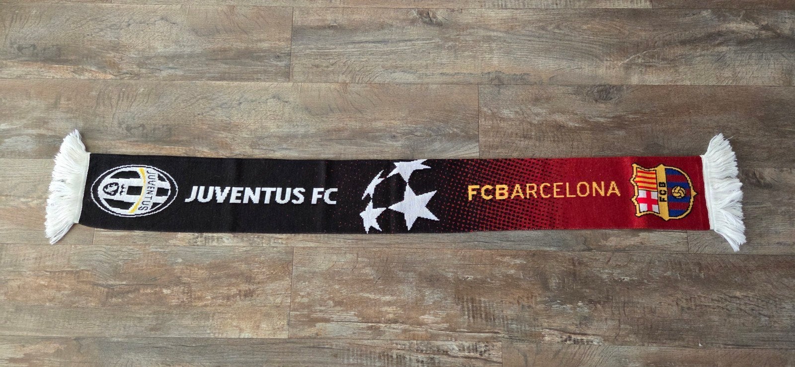Sjaal Juventus - Barcelona, Ophalen of Verzenden, Zo goed als nieuw, Buitenlandse clubs, Vaantje of Sjaal