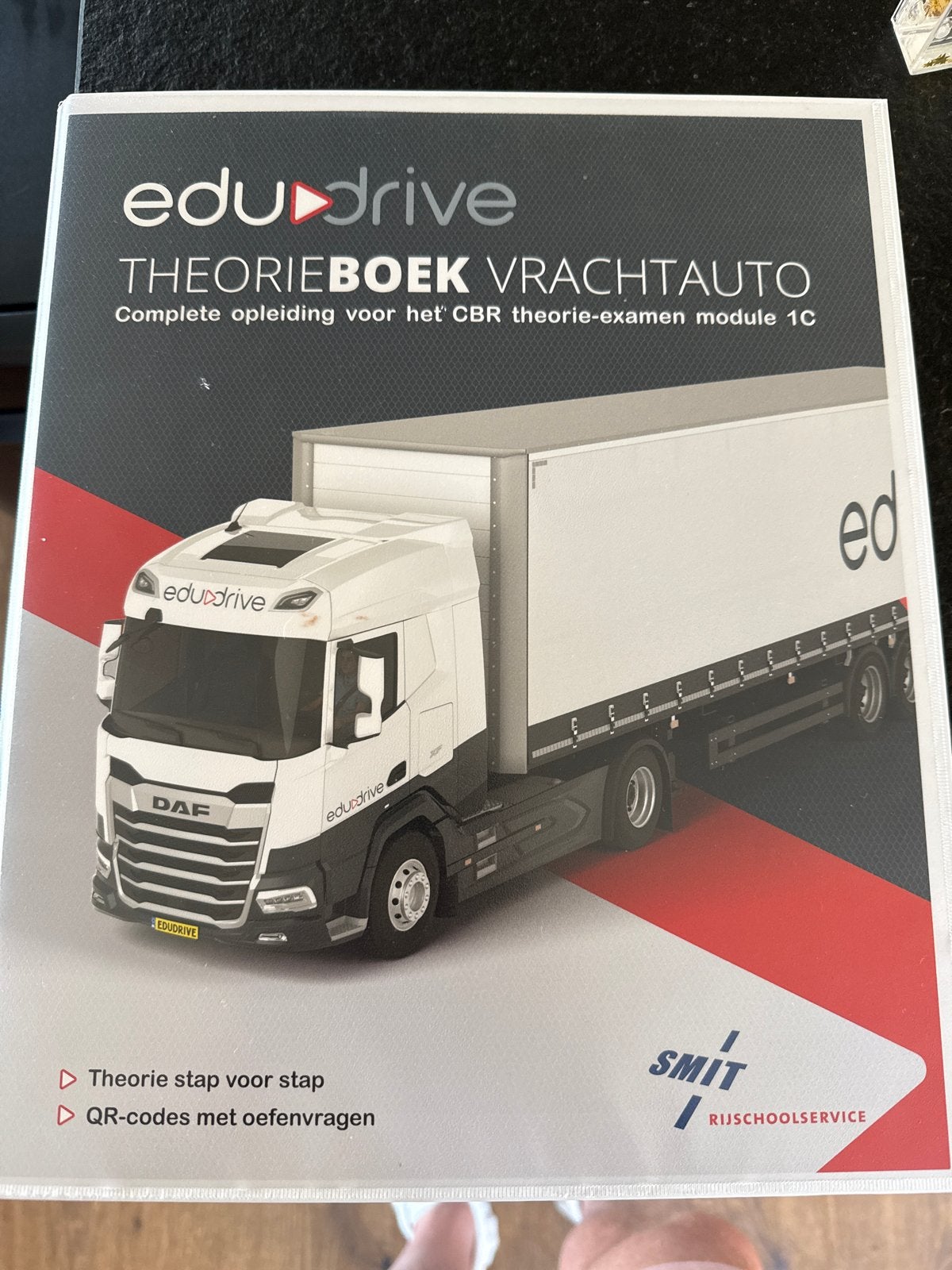 EduDrive Theorieboek Vrachtauto (2026) - Z.g.a.n., Boeken, Ophalen of Verzenden, Zo goed als nieuw, Overige onderwerpen