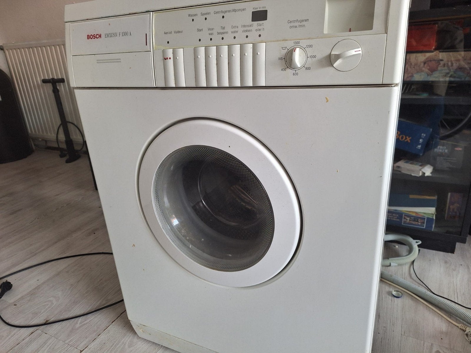 Goed werkende Bosch Exclusiv F 1300 A Wasmachine, Ophalen, 1200 tot 1600 toeren, Gebruikt, Voorlader