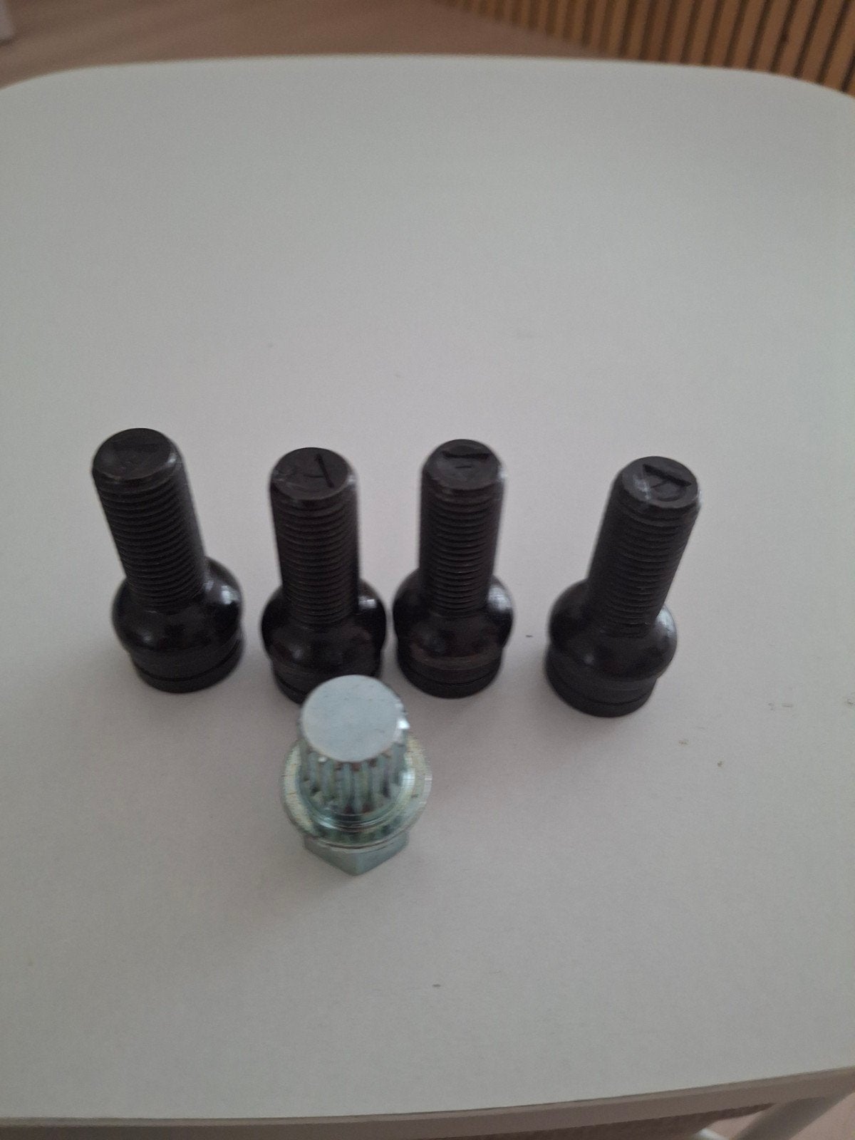 Wielbouten M14 X 1.5 X 27.5 met slot voor Audi, VW, Skoda, Ophalen of Verzenden, Nieuw, Audi