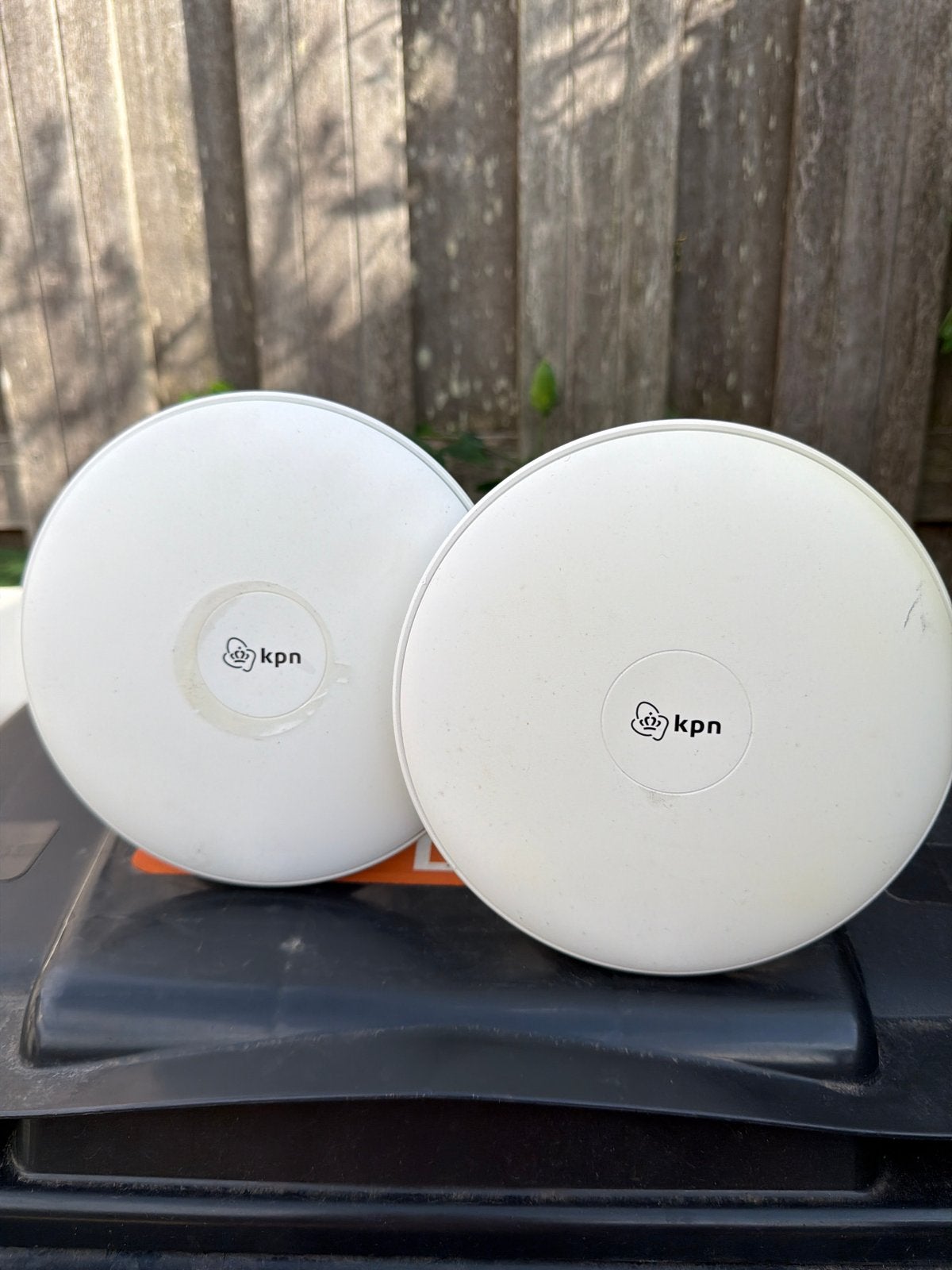 KPN Internet Versterkers (2 stuks) met adapters, Ophalen, Gebruikt