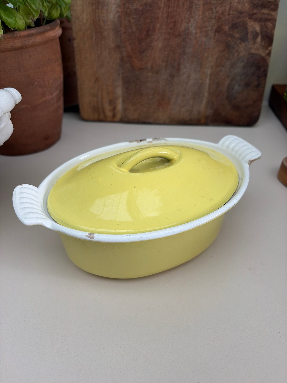 Le Creuset ovenschaaltje met deksel, Huis en Inrichting, Keuken | Potten en Pannen, Gebruikt, Overige typen, Gietijzer, Ophalen of Verzenden