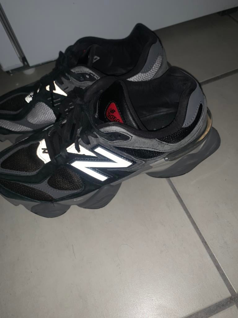 New balance 9060 maat 44, Sport en Fitness, Basketbal, Ophalen of Verzenden, Zo goed als nieuw, Schoenen