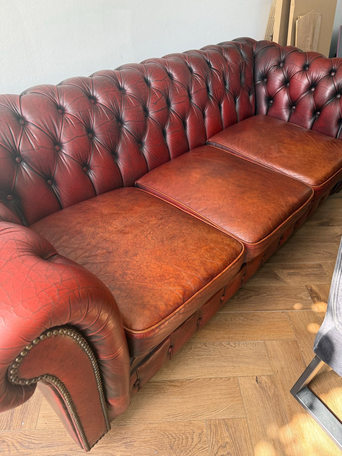 Vintage Chesterfield bank - Rood leer - 3-zits 1.92x 83 ., Ophalen, Gebruikt, Driepersoons, Rechte bank