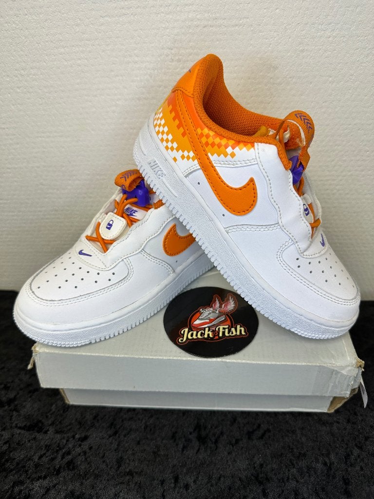 Nike air Force 1 Low Toggle 'White Orange' - size 29,5, Overige kleuren, Nieuw, Ophalen of Verzenden, Sneakers of Gympen