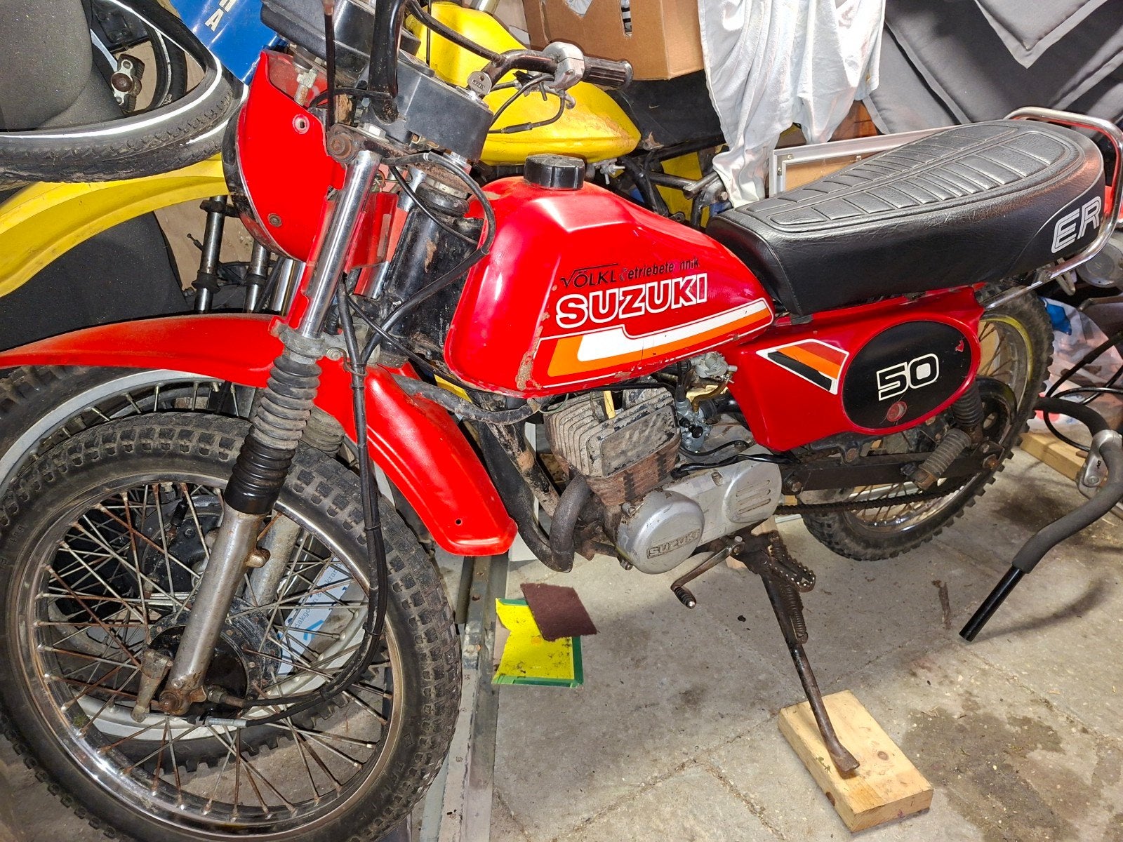 Suzuki Er, Fietsen en Brommers, Maximaal 45 km/u, 49 cc, 4 versnellingen, Ophalen