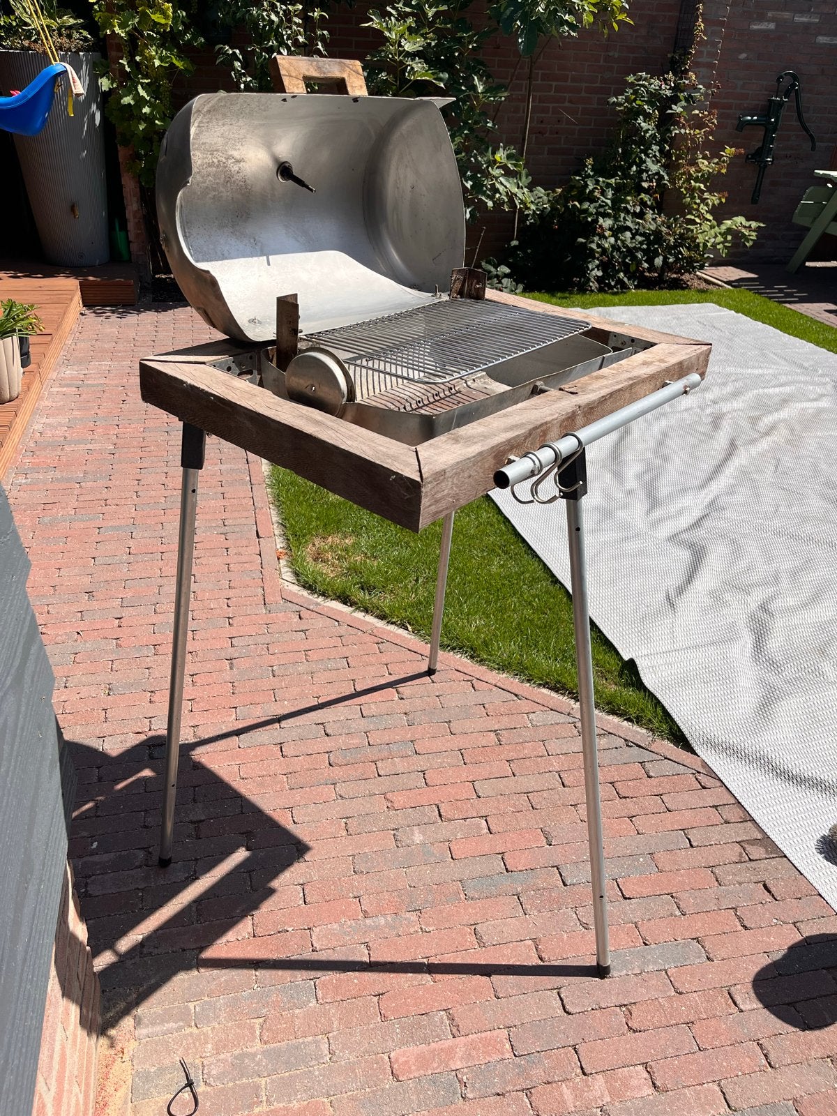 Zelfbouw BBQ RVS met hardhouten frame en demontabel, Ophalen, Gebruikt