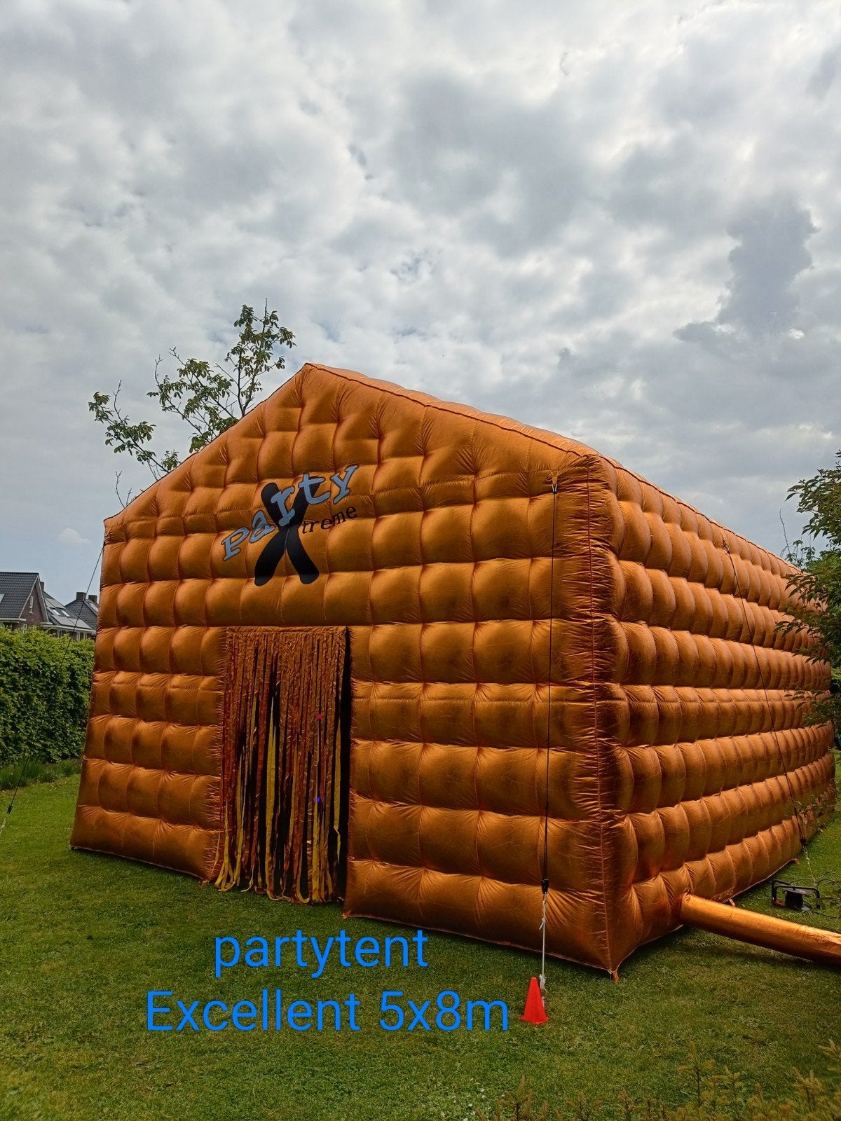 Opblaasbare partytenten te huur en feestbenodigheden, Ophalen, Zo goed als nieuw, Verjaardag