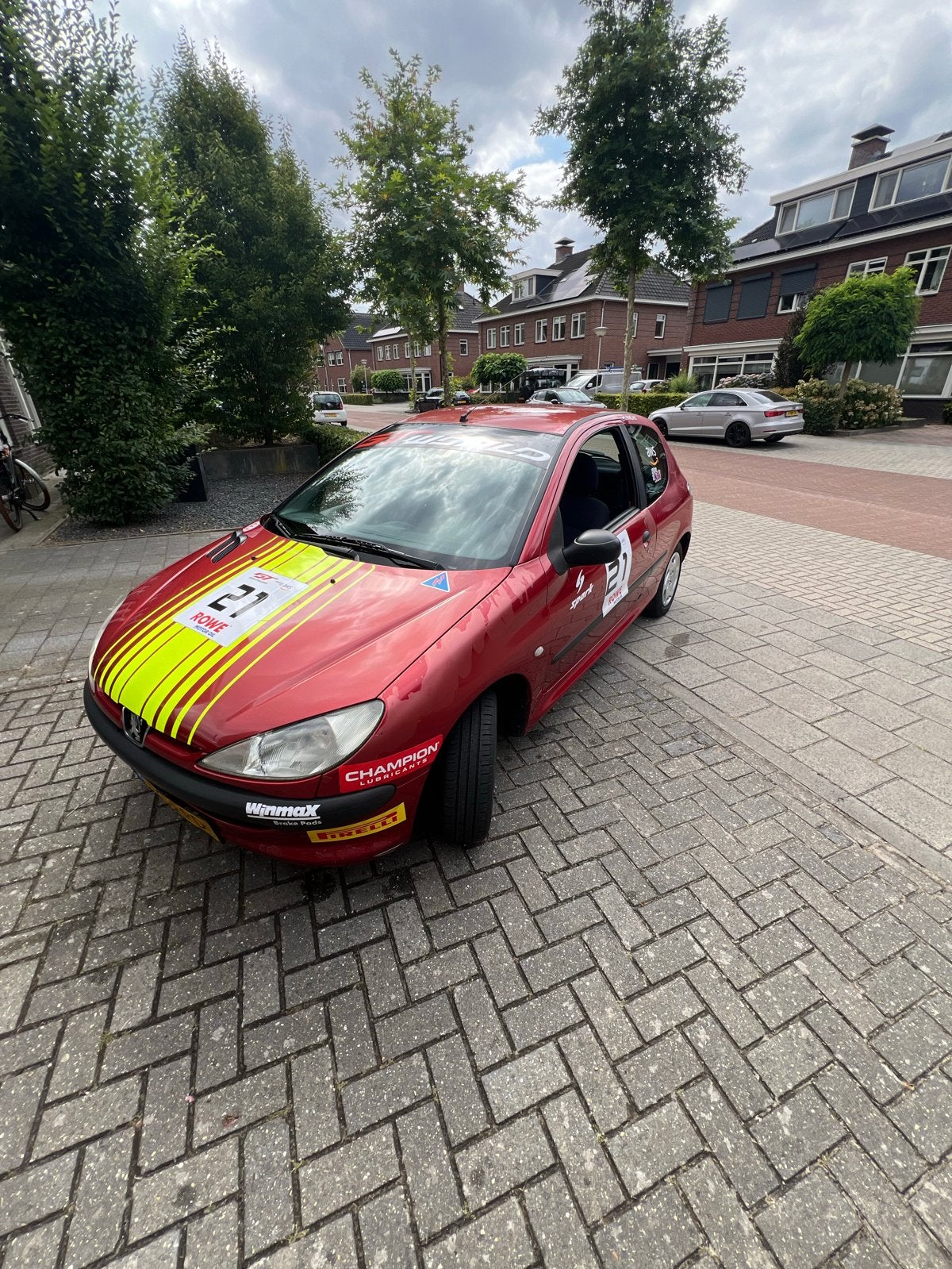 Peugeot 206 1.4 X-line 3D 2000 Rood, Auto's, Peugeot, Voorwielaandrijving, 31 €/maand, 4 cilinders, Origineel Nederlands