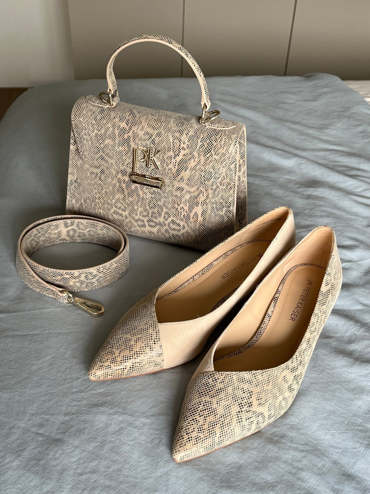 Peter Kaiser Handtas en Schoenen maat 37 Set, Kleding | Dames, Schoenen, Schoenen met lage hakken, Beige, Ophalen of Verzenden