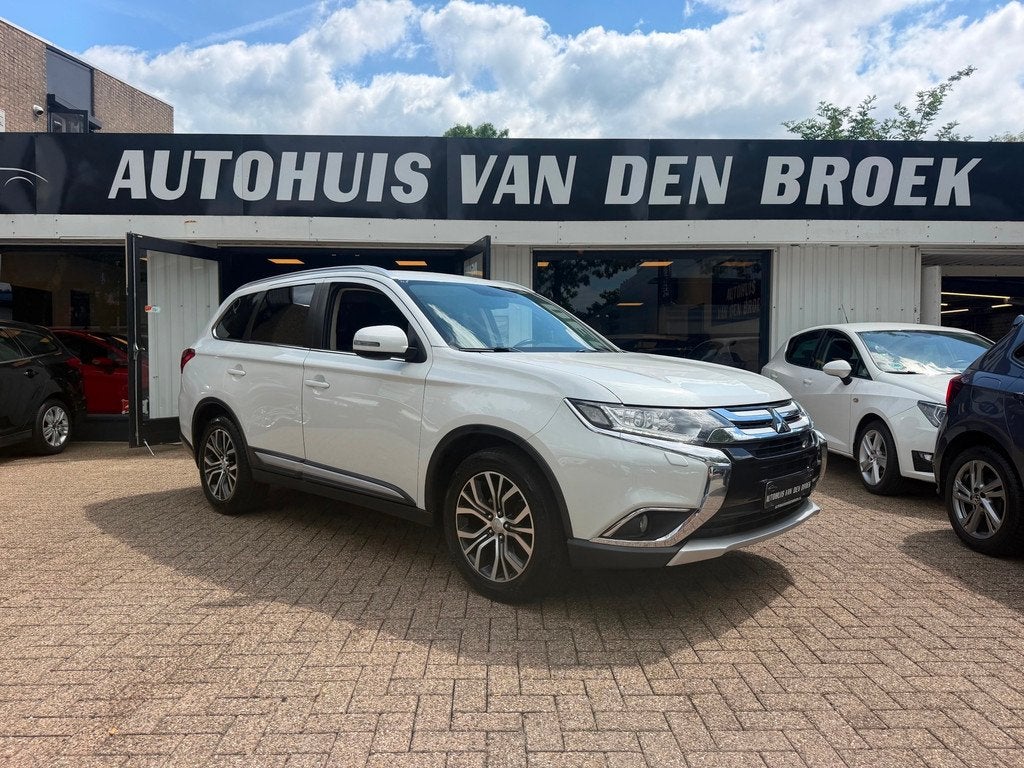 Mitsubishi Outlander 2.0 2WD Instyle|Navi|Cruise|Clima|Carpl, Auto's, Mitsubishi, Bedrijf, Te koop, Outlander, 360° camera, ABS