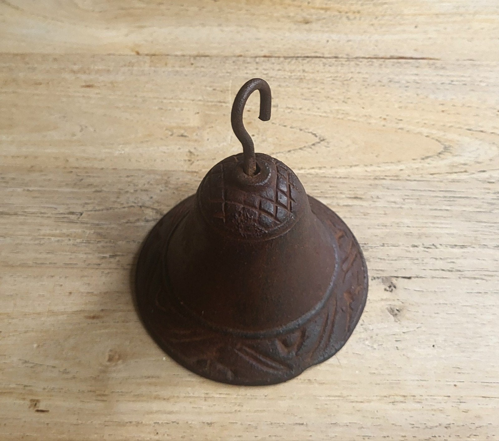 Oude bewerkte ijzeren bel, Ophalen of Verzenden