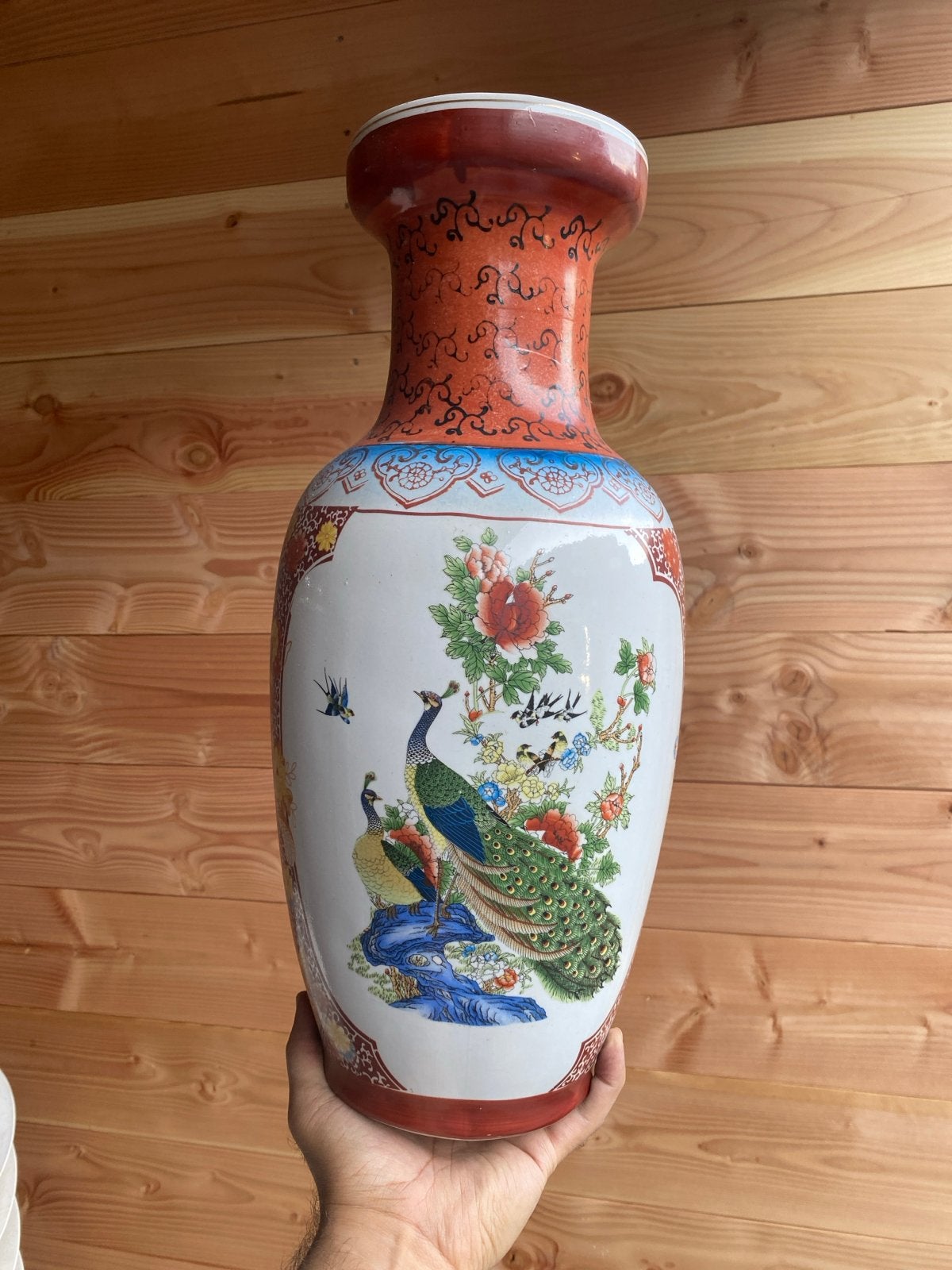 Grote Chinese vaas met pauwen en bloemmotieven, Ophalen