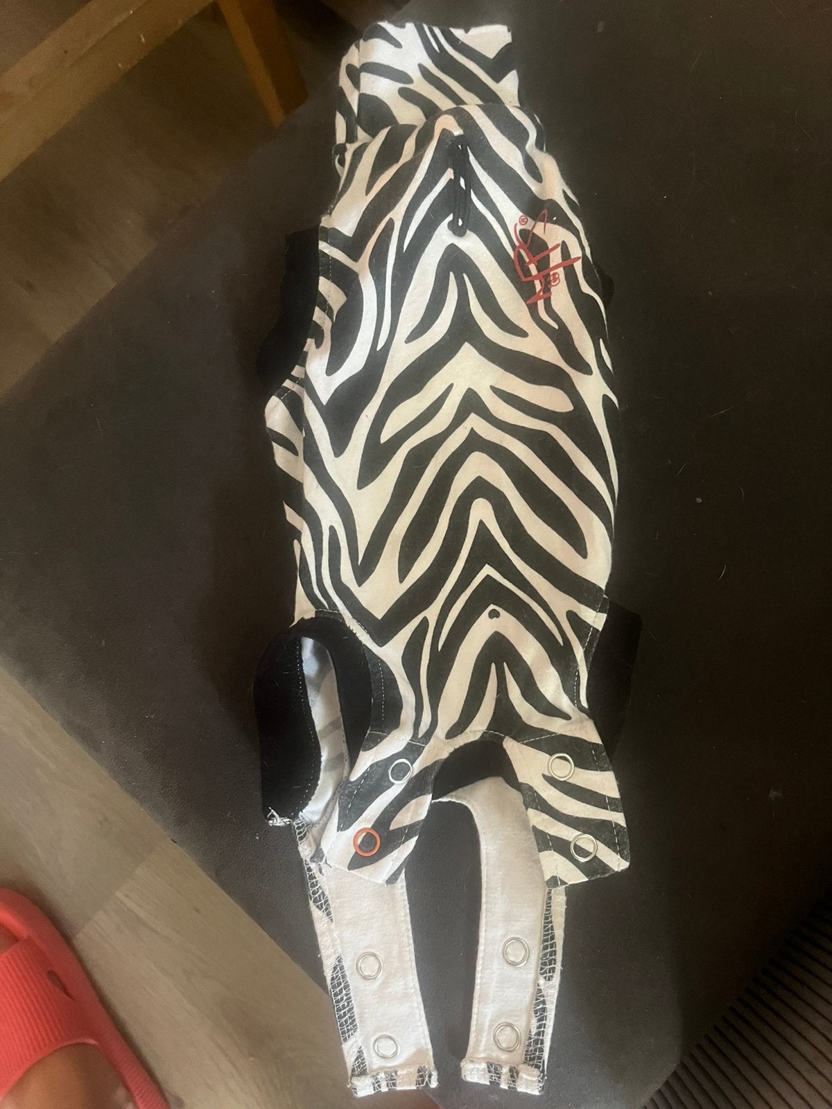 Origineel MPS Medical Pet Shirt in een hippe zebraprint., Ophalen of Verzenden, Zo goed als nieuw