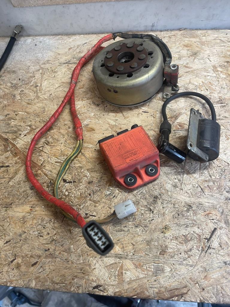 Ontsteking set 180cc 2t runner vliegwiel cdi bobine stator, Motoren, Tuning en Styling, Ophalen of Verzenden