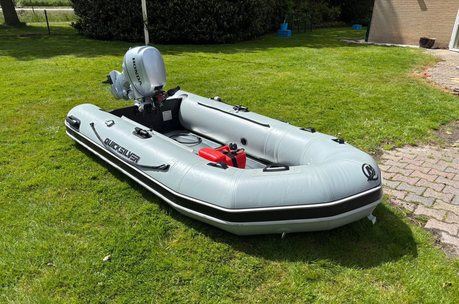Quicksilver 300 Sport + Honda 8pk 4-takt buitenboordmotor., Watersport en Boten, Ophalen, Quicksilver, Inclusief motor, Zo goed als nieuw