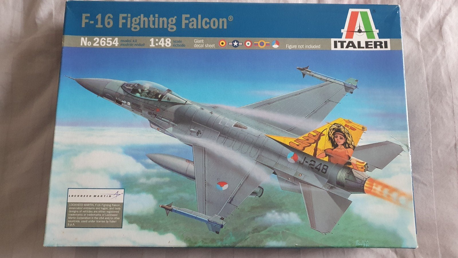 Italeri 1/48 F-16 Klu Leeuwarden 323 Sqn Diana, Italeri, Nieuw, Ophalen of Verzenden, Groter dan 1:72