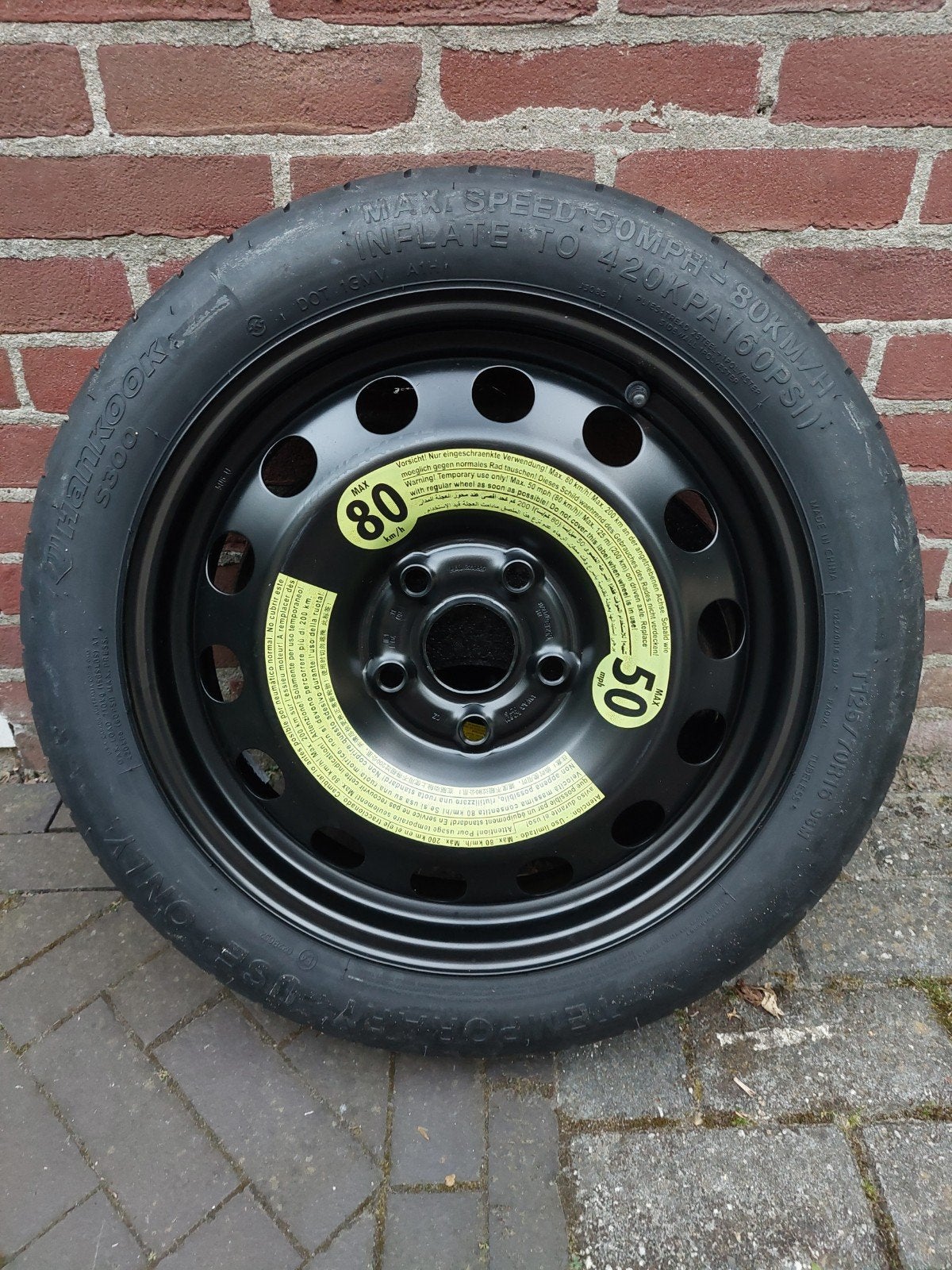 Nieuw reservewiel met krik en moersleutel T125/70R16M, Ophalen, Nieuw