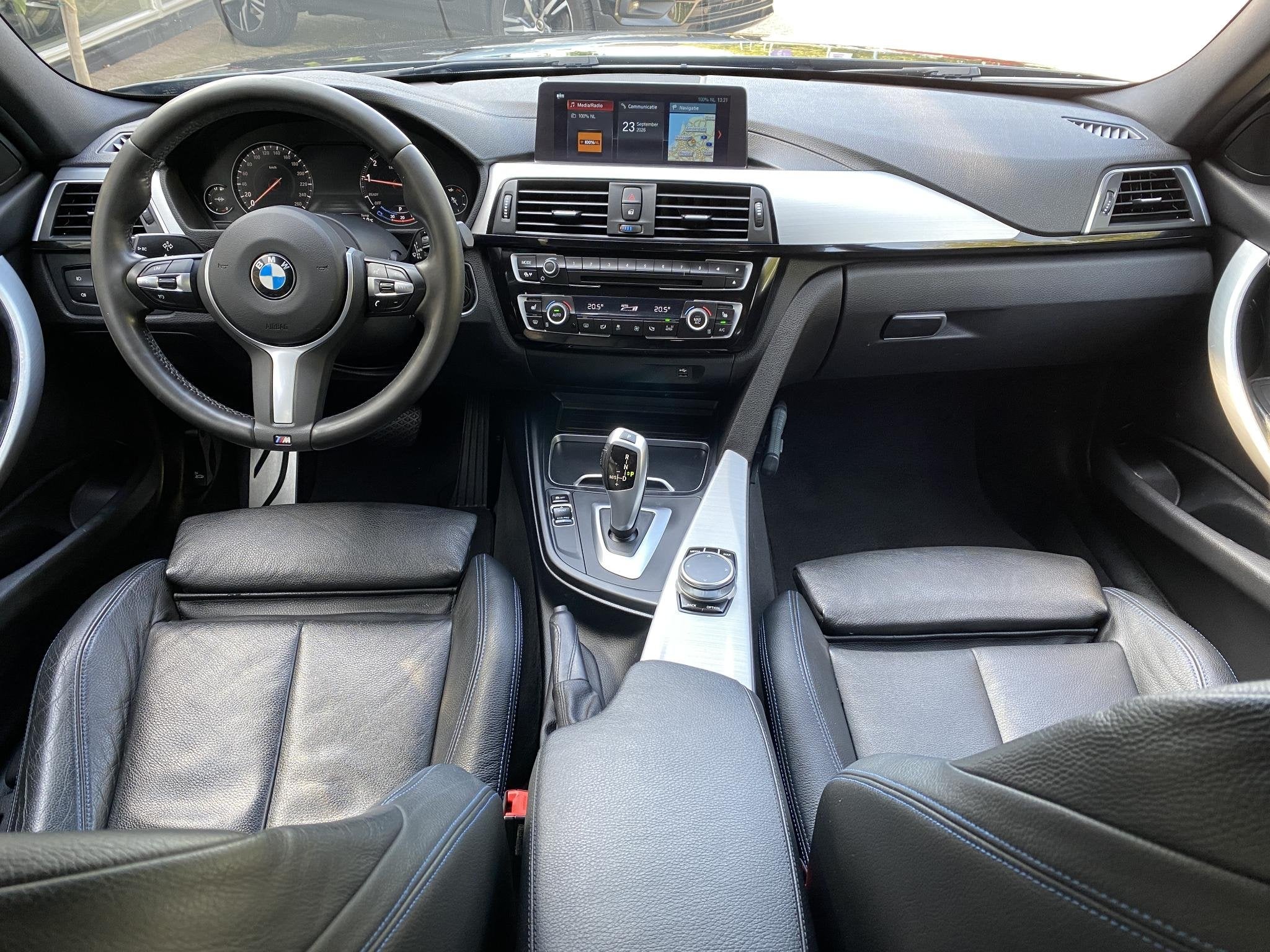 BMW 3-serie Touring 318i M Sport Corporate Lease M sport / S, Automaat, Gebruikt, Euro 6, 1465 kg