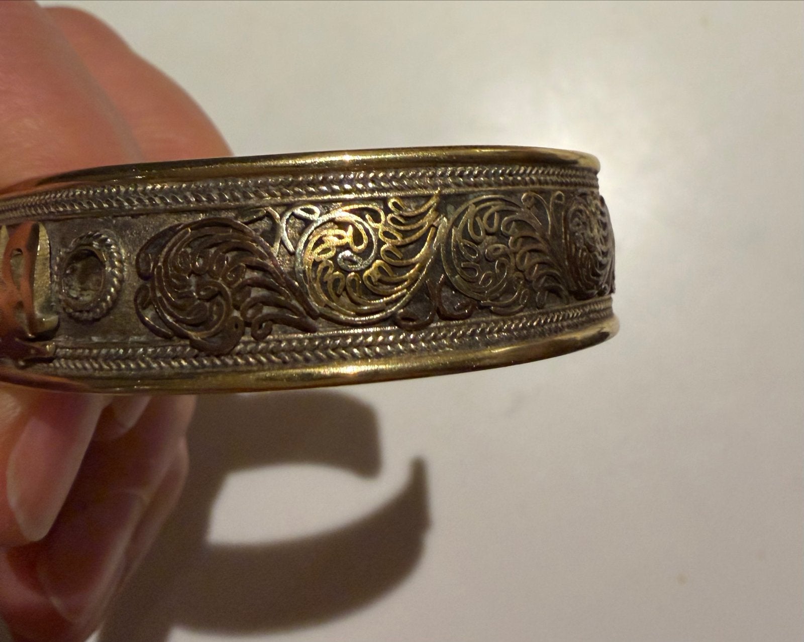Vintage Tibetaanse Armband met Mantra en Edelsteen, Ophalen of Verzenden, Zo goed als nieuw, Goud, Overige materialen