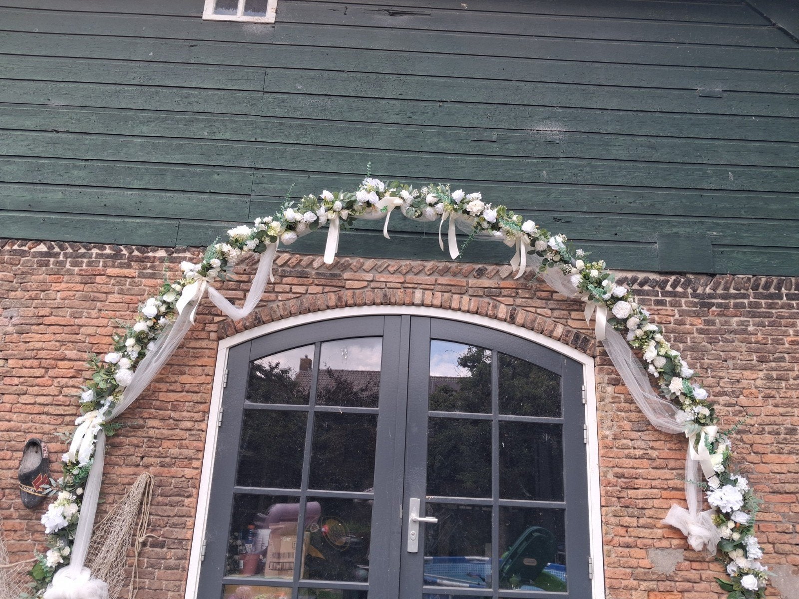 Luxe bruiloft bloemenslinger met tule en linten, Ophalen of Verzenden, Wit, Textiel, Klassiek