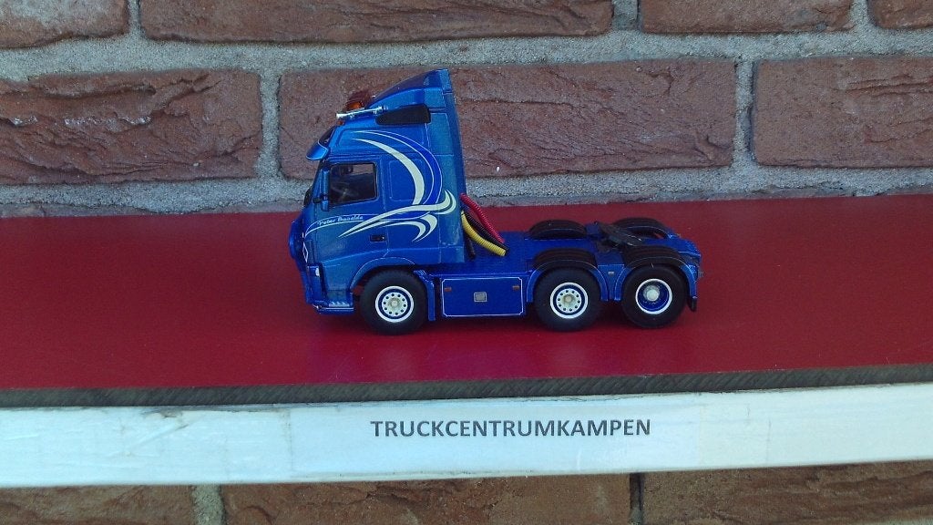 WSI  Volvo  FH3   6 x 2  van  Peter  Buwalda.